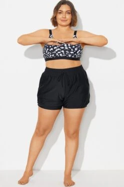 Plus Size Black Mid Waist Women Shorts