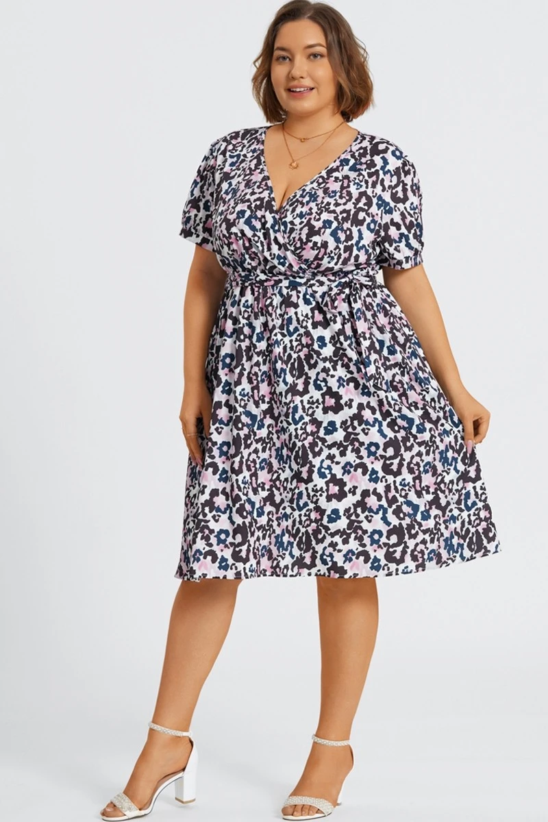 Plus Size Floral Print V-Neck Midi Dress 7 Plus Size Floral Print V-Neck Midi Dress - Image 5